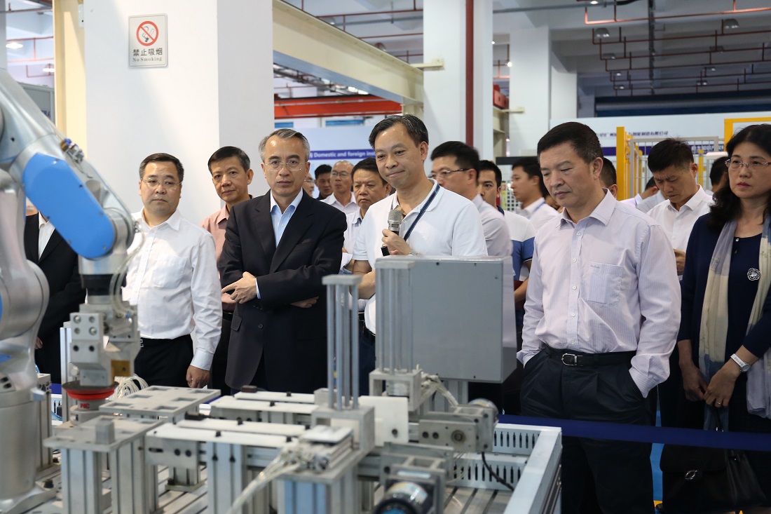 廣州市委常委、南沙區委書記蔡朝林一行 蒞臨巨輪（廣州）機器人考察調研