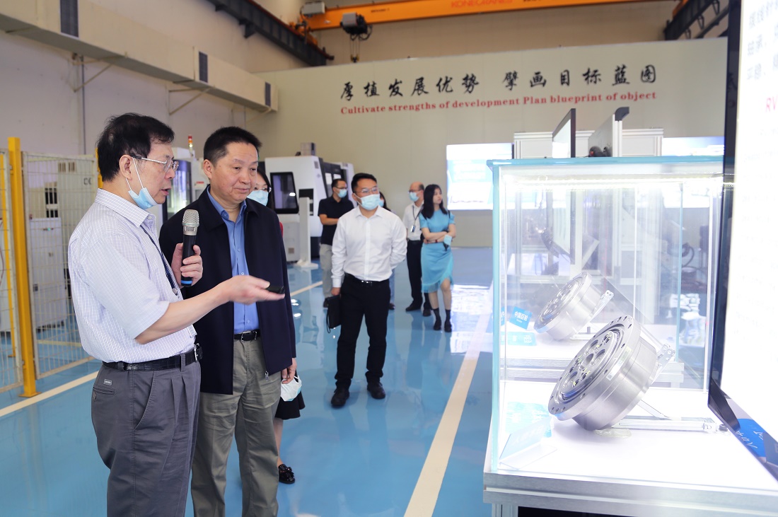 工信部科技司副司長範書建蒞臨巨輪智能調研