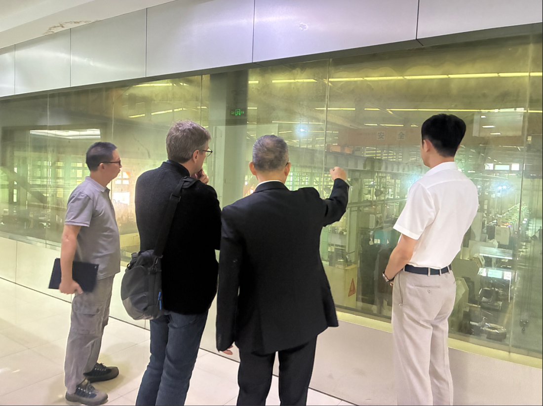 德國ops資深技術專家巨輪行 ——巨輪自研輪胎模具激光雕刻加工中心收獲譽讚